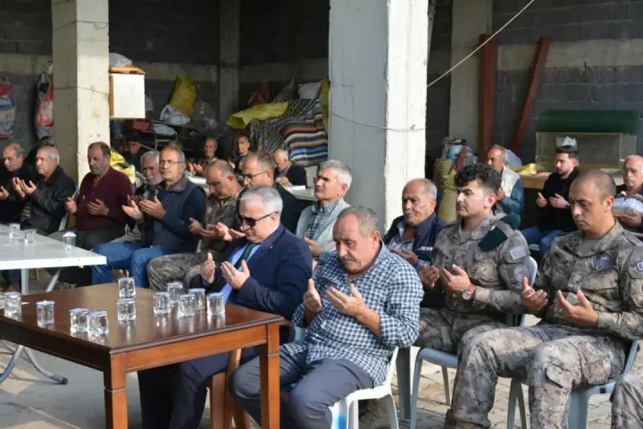 Ceyhan'da Şehit Polis Yiğit Can Yiğit İçin Mevlid Programı Düzenlendi 