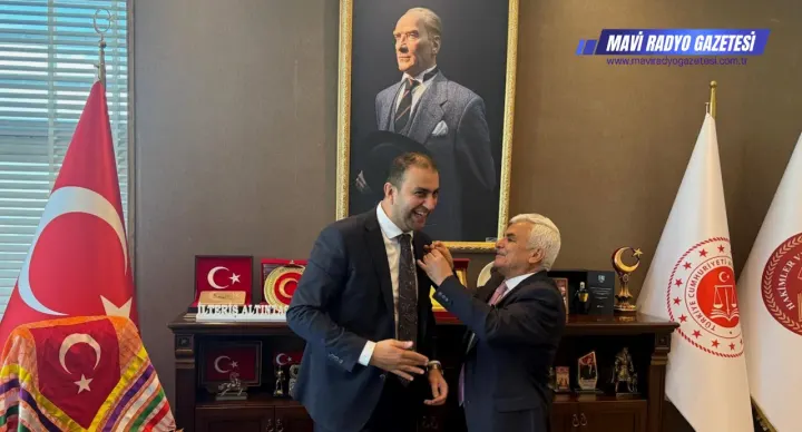 Erol, Altıntaş’a mesleki rozet taktı