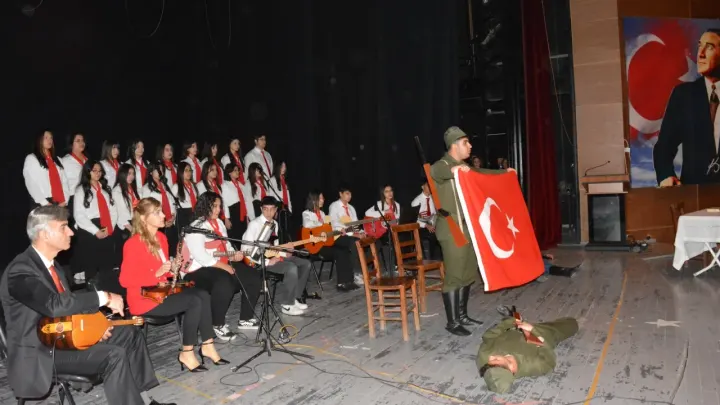 “Ceyhan’da 12 Mart’ta Yürekler İstiklâl Marşı İçin Birleşti” 