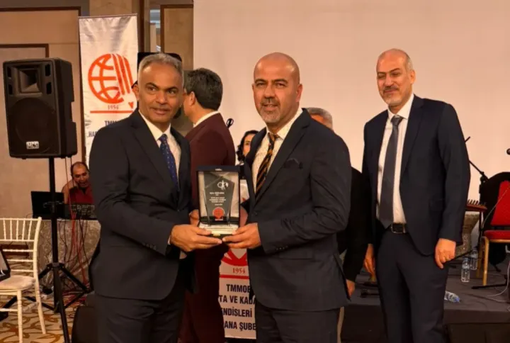 Meslekte 33. Yılını Dolduran Adem Ardıç’a Onur Plaketi