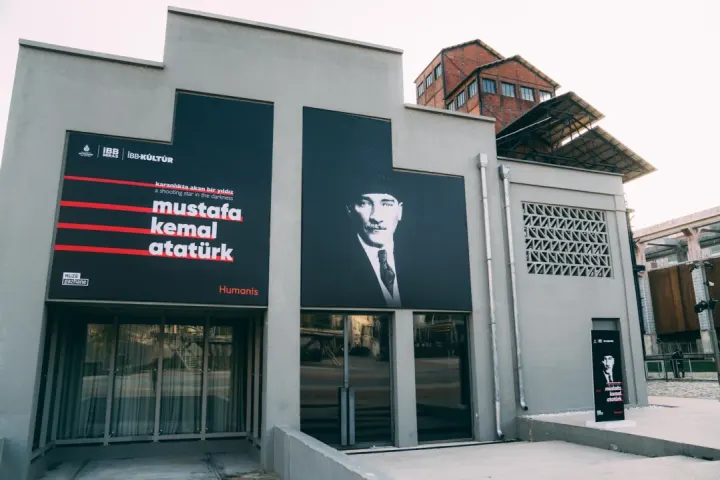 “Karanlıkta Akan Bir Yıldız: Mustafa Kemal Atatürk” 