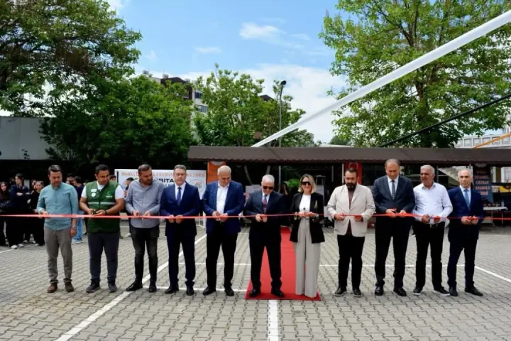 Ceyhan’da Genç Mucitlerin Gurur Günü: TÜBİTAK 4006 Bilim Fuarı Açıldı!