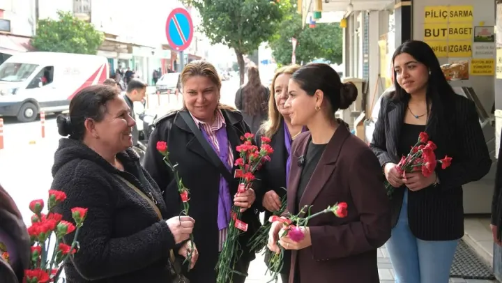 “Emekle Yükselen Kadınlar” 