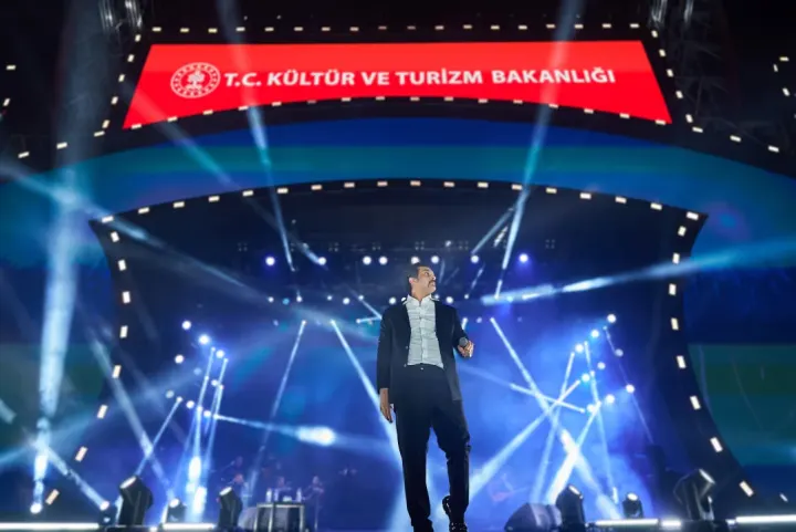 BAYHAN FIRTINASI ESTİ 