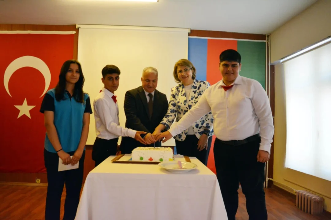Ceyhan'da Haydar Aliyev'in 102. Doğum Yıldönümü Anıldı