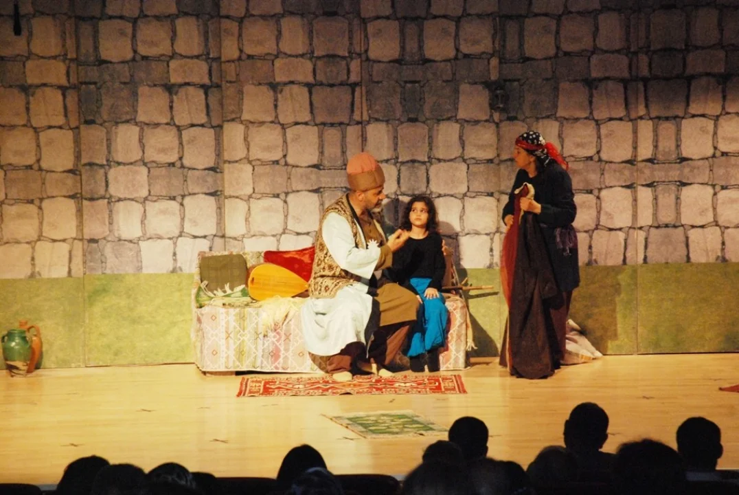 Dost Oyuncular Kadirli’de Pir Sultan Abdal’ı oynadı 
