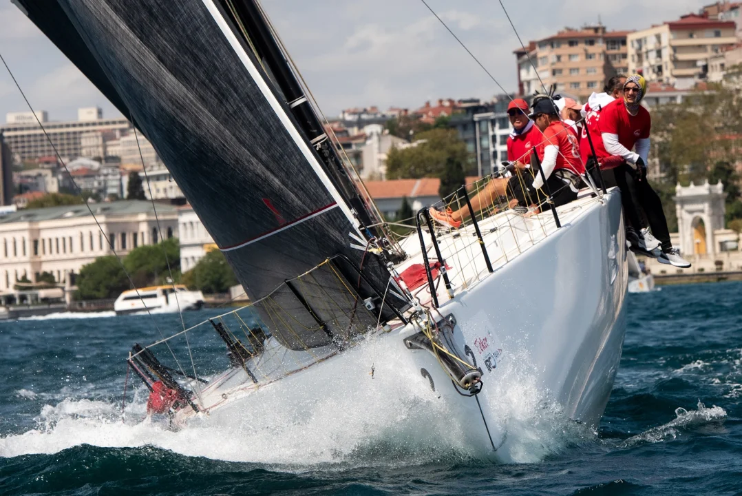 İstanbul Boğazı’nda görkemli final 