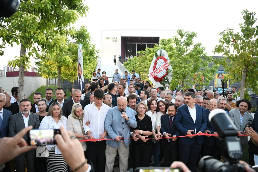 FERDİ TAYFUR’UN AİLESİNDEN DUYGUSAL ANLAR