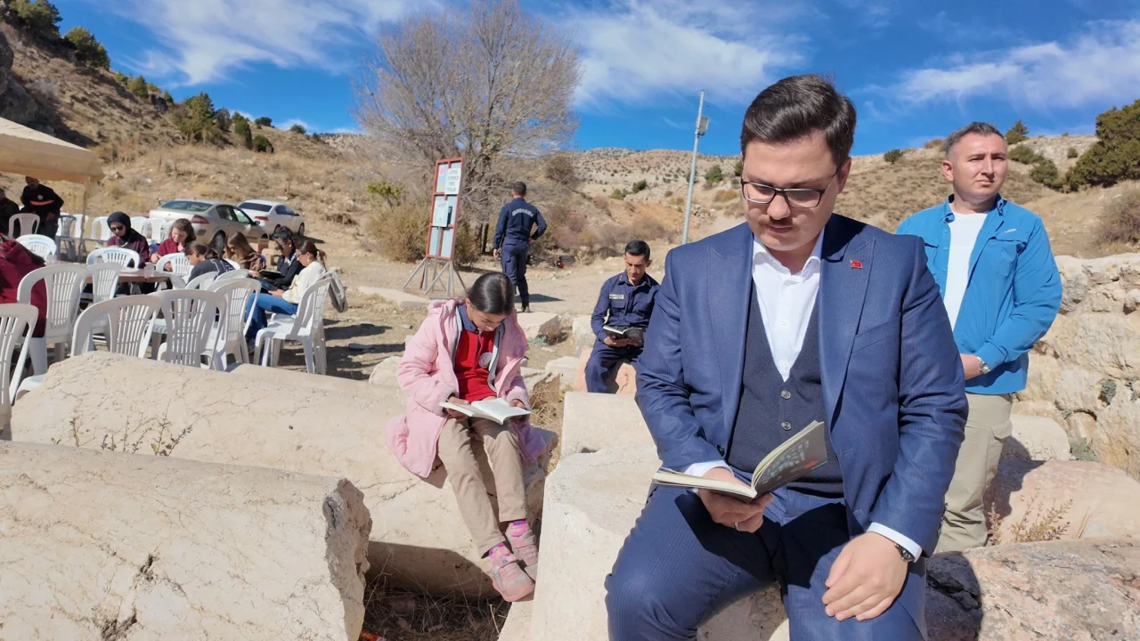 Tufanbeyli Kitapla Buluşuyor! “Tufanbeyli Okuyor” Projesi Başladı