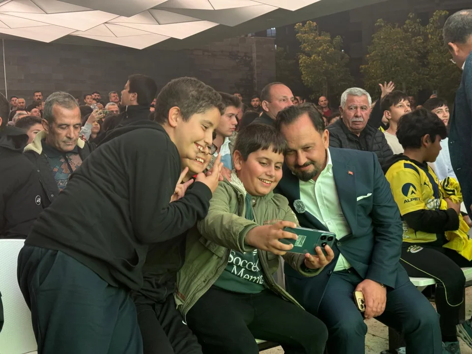 “Sarıçam’da Derbi Ateşi Başkan Uludağ’la Yükseldi!” 