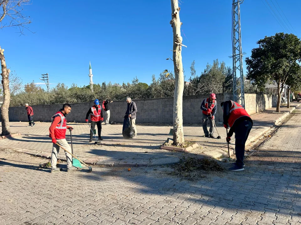 Ceyhan Belediyesi Merkez ve Kırsalda Temizlik Seferberliğini Sürdürüyor