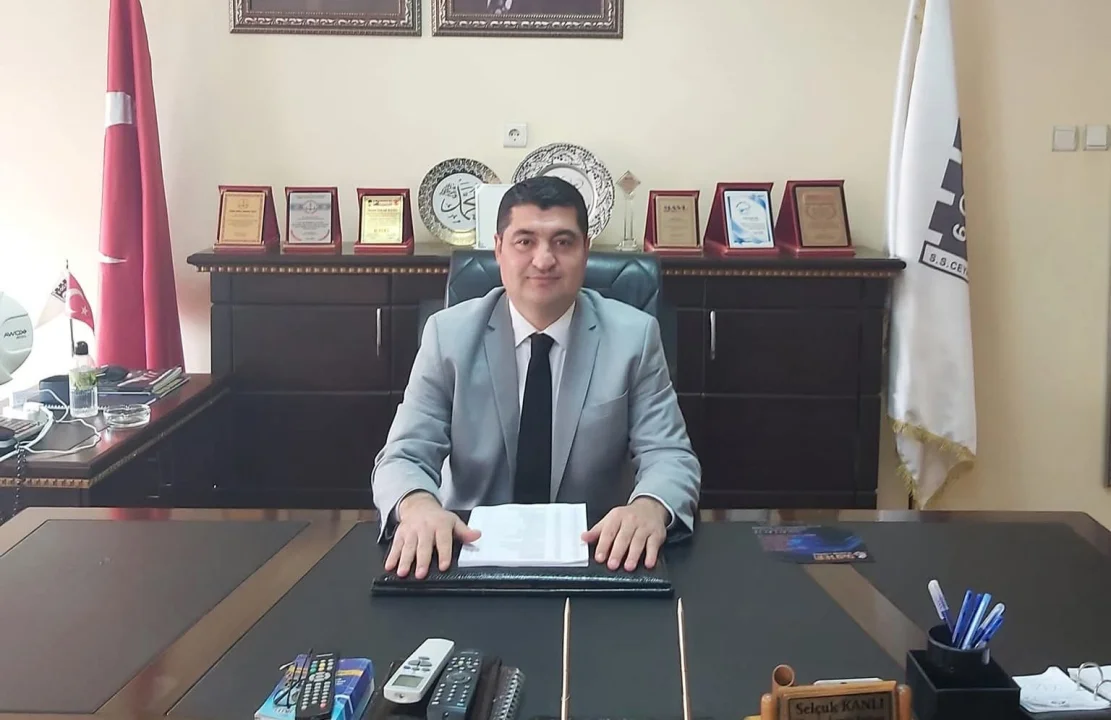 Ceyhan 6 Ocak Esnaf Kefalet Kooperatifi Başkanı Selçuk Kanlı’dan Deprem Yıl Dönümü Mesajı