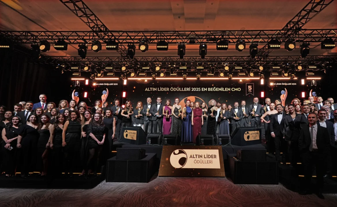 İŞ DÜNYASININ OSCAR’LARI ALTIN LİDER ÖDÜLLERİ, 5. YILINDA CMO GALA GECESİ İLE IŞILTISINI SÜRDÜRDÜ 