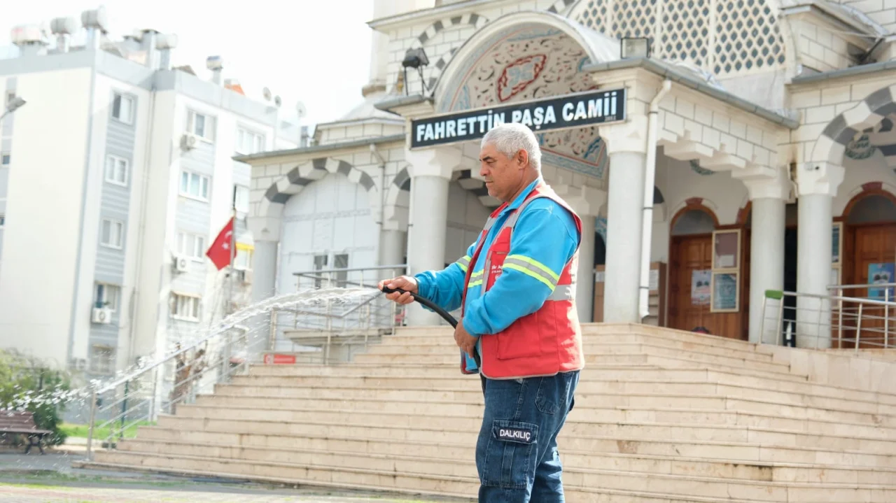 Ceyhan Belediyesi’nden Ramazan Öncesi İbadethanelerde Temizlik Seferberliği