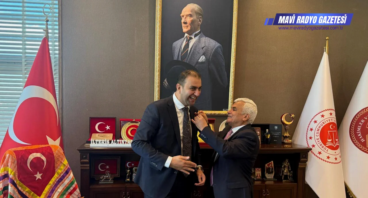 Erol, Altıntaş’a mesleki rozet taktı