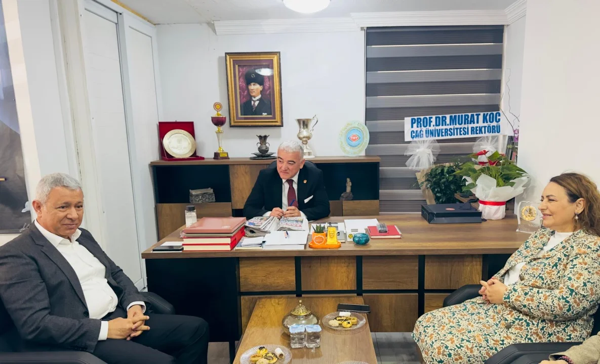 CHP’li vekillerden Adana basınına destek mesajı