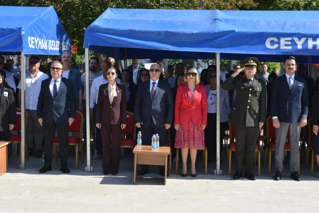Ceyhan'da 19 Mayıs Coşkusu: Protokol ve Vatandaşlar Tek Yürek Oldu