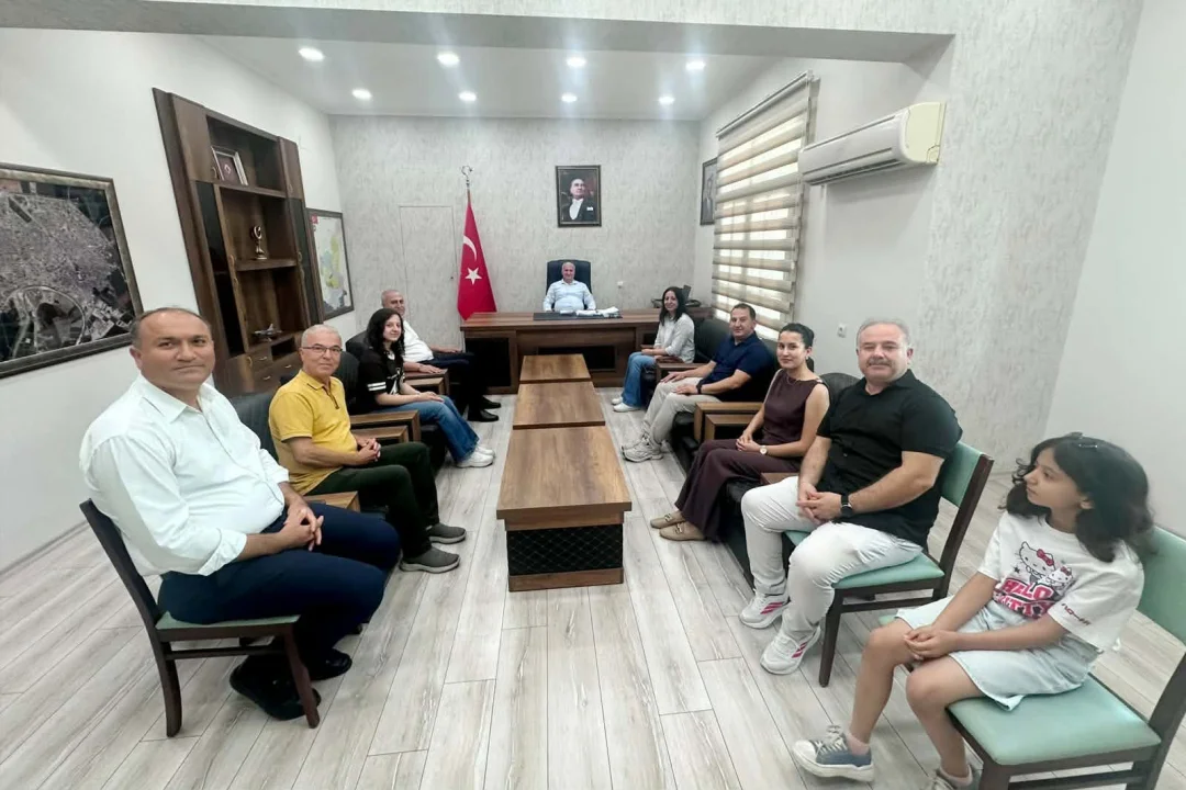 LGS Türkiye birincisi Zeynep Albayrak, Ceyhan Kaymakamı tarafından kabul edildi 