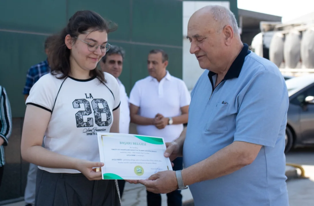 Teksüt’ten Gönenli Başarılı Öğrencilere Ödül
