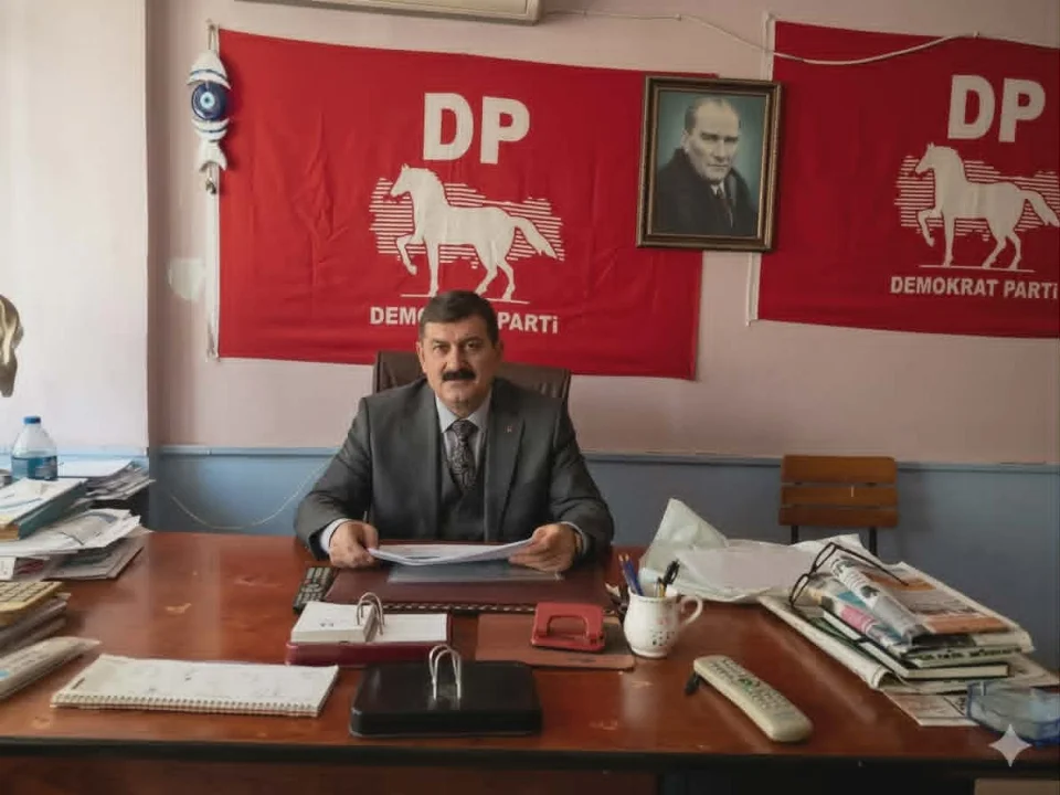 Demokrat Parti Ceyhan İlçe Başkanı Hüseyin Tamer Demiray'dan Zafer Bayramı Mesajı