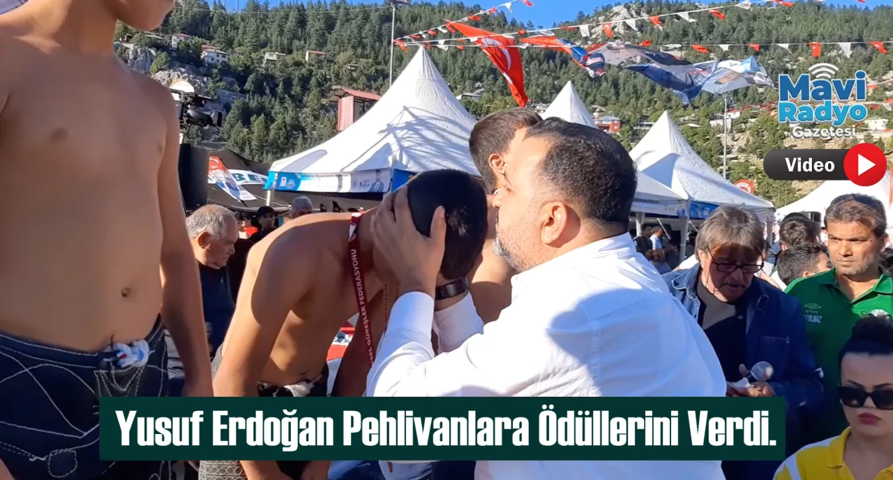 Yusuf Erdoğan Pehlivanlara Ödüllerini Verdi. 
