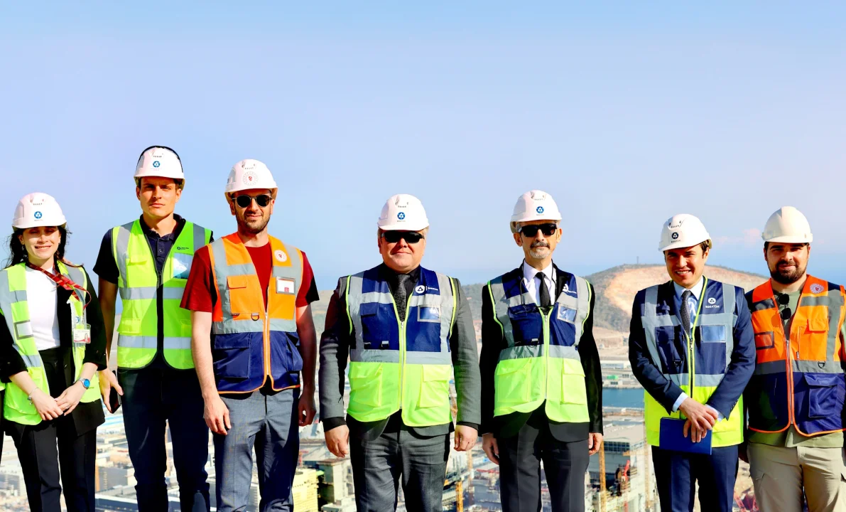 TARSUS ÜNİVERSİTESİ YÖNETİCİLERİ AKKUYU NGS SAHASINI ZİYARET ETTİ 
